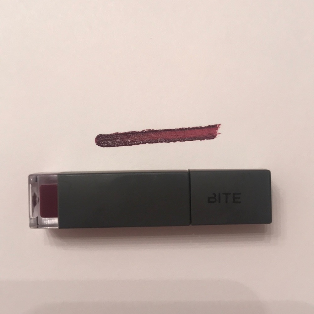 NEVER WORN Bite Amuse Bouche Liquified Lipstick